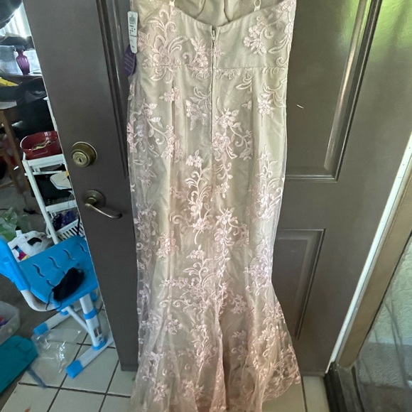 Elvina Embroidered Floral Mermaid Dress - Picture 4 of 10